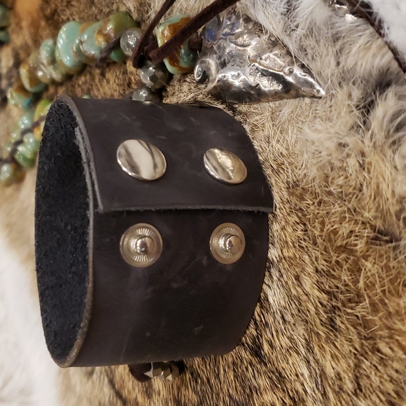 Leather Arrowhead Bracelet 😍 - Picture 3 of 8